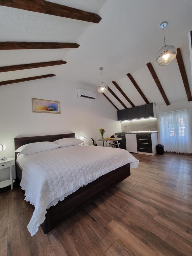 Studio Apartment Rosalie スプリト エクステリア 写真